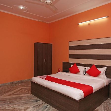 Oyo Hotel Krishna Greens Mathura Exterior photo