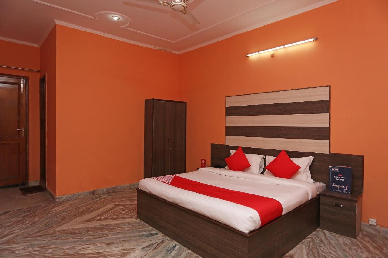 Oyo Hotel Krishna Greens Mathura Exterior photo